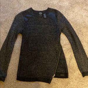 Long sleeve knit sweater